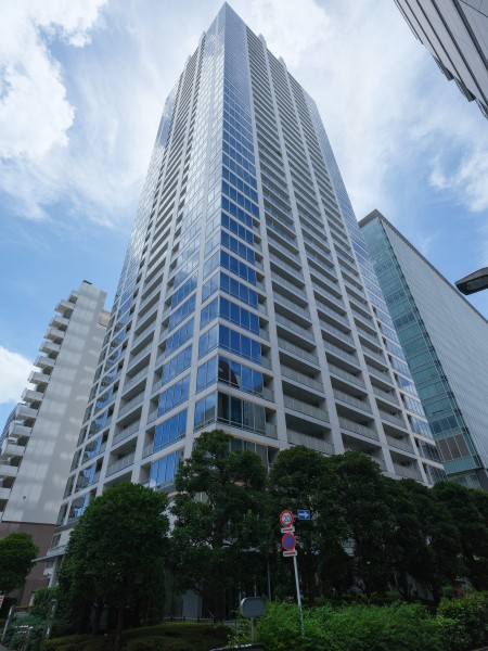 鹿島建設旧分譲、総戸数319戸の地上40階建ての上質なタワーレジデンス。JR線『秋葉原』駅徒歩5分で、スカイロビーやフィットネススクエアなど充実の共用施設も魅力なマンションです。