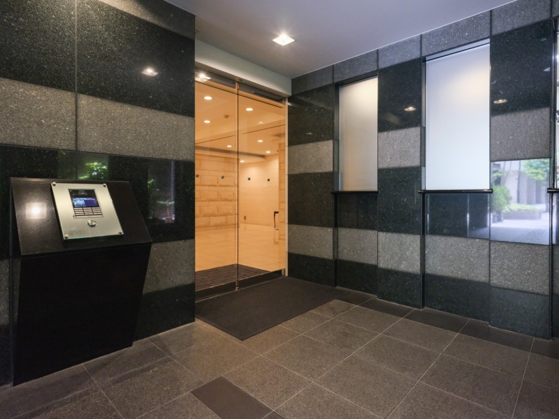 ◆オートロック◆居住者以外の侵入を拒み、不審者や不要なセールスを撃退することができます。安心感を得られるのも大きなポイントです。