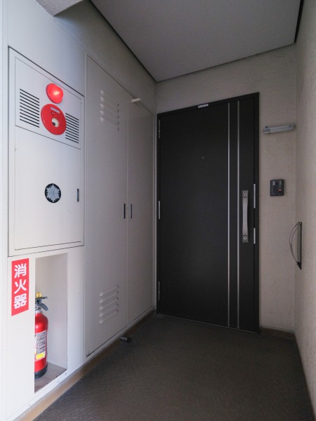 平置駐車場付きの住まいです。