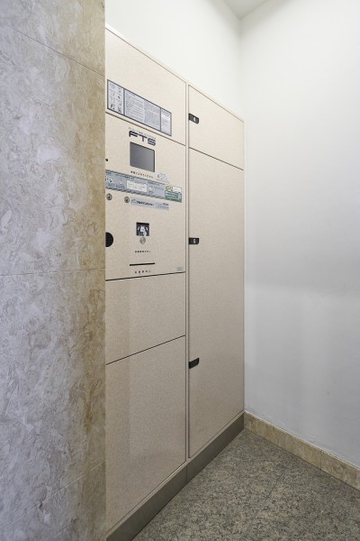 ◆宅配ボックス◆24時間いつでも荷物受け取りが可能。プライベートの時間を邪魔されず、配達時間も気にせず過ごすことができる便利な設備です。