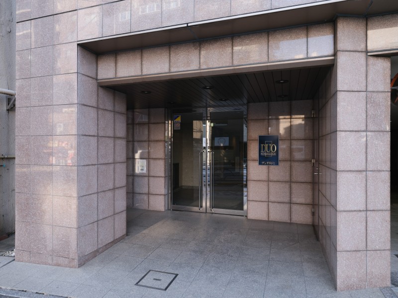 堂々たる趣の中に居心地の良さも感じさせ、安らぎの居住空間へ誘います。時代に左右されず、将来にわたって価値が継続する「上質」な佇まいです。