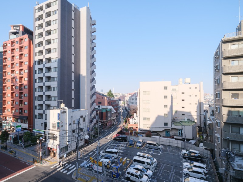 のびやかに広がる空が日常になり、至福の時間に包まれる住まいです。めいっぱいリフレッシュすることができます。