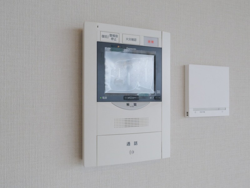 ◆トランクルーム◆施錠ができ、24時間自由に出し入れできてうれしい設備。普段はあまり使わない荷物を収納すれば、家の中がスッキリ片付くので居室を広く使えます。