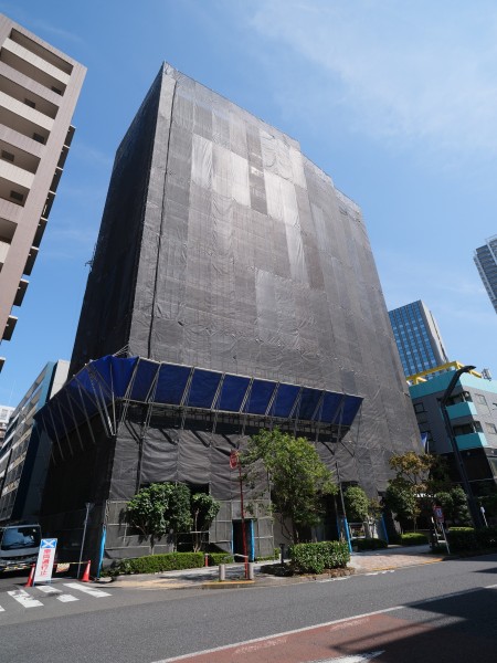 三菱地所(株)旧分譲〈パークハウス〉シリーズ、都心の利便性を享受する「中央区新川」アドレスに位置するマンションです。 （現在共用部大規模修繕工事実施中、2026年12月完了予定。）