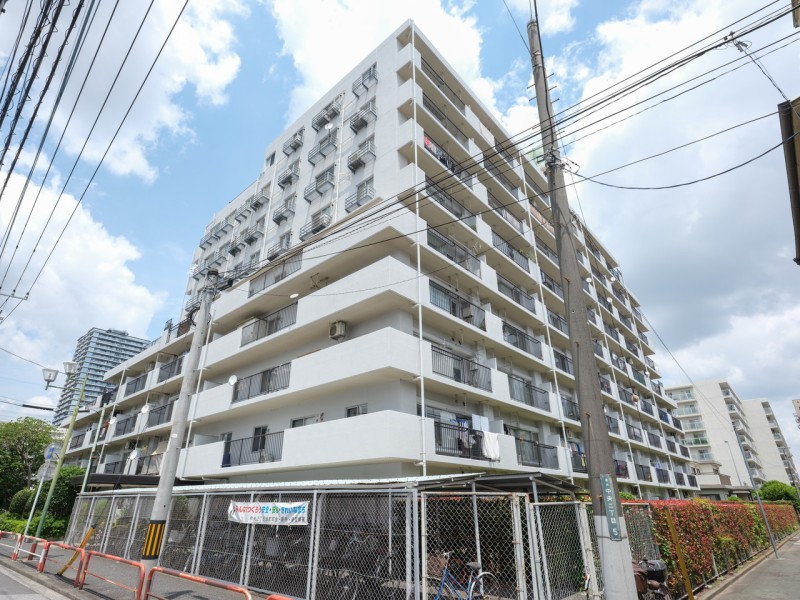 『蕨』駅徒歩7分に位置する総戸数87戸の三井不動産旧分譲マンションです。駅周辺の生活利便施設が揃った暮らしやすい住環境。『東京』や『大宮』に直通アクセス可能で新幹線を使う際にも便利な立地です♪