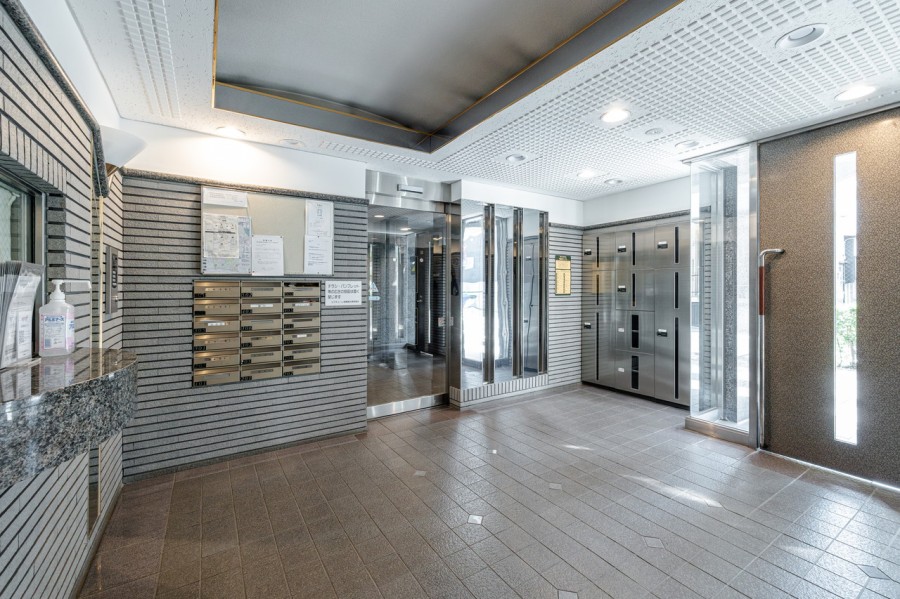 ◆宅配ボックス◆24時間いつでも荷物を受け取ることができるので、配達時間を気にせず過ごすことができます。対面での接触機会を最小限にでき、ウイルス対策の観点からも人気の設備です。