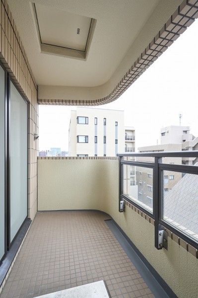 心地よい陽光を取り込み、空間をゆるやかに紡ぐバルコニーです。爽やかな風が感じられるリフレッシュにぴったりな空間です。