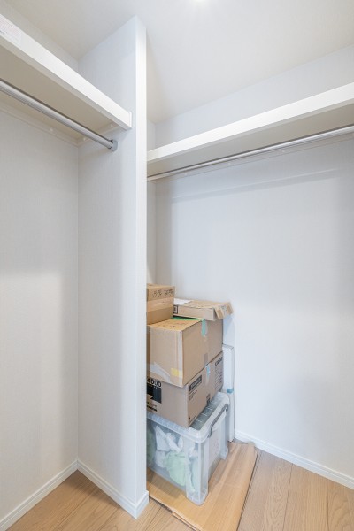 洋室3には頼もしい収納力を持つウォークインクローゼットを備え付けました。居室部分を広々とお使いいただけます。