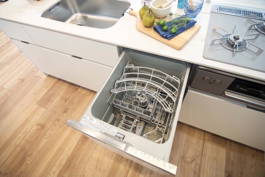 ◆食器洗い機◆家事の時間を短縮できる優れもの。さらに節水・節約を同時に行うことができるので、大変人気があり重宝します。