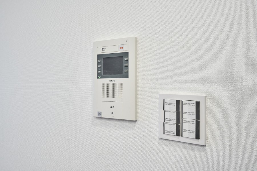 ◆TVモニター付インターホン◆訪ねてきた相手をモニター越しに確認でき、防犯対策に役立ちます。インターホン越しに話をすることが可能です。