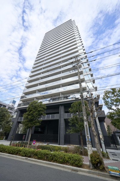 2021年築・免震構造の25階建てタワーレジデンスです。商業施設KAMEIDO CLOCK直結。 『亀戸』駅徒歩２分。総戸数934戸のビッグコミュニティです！