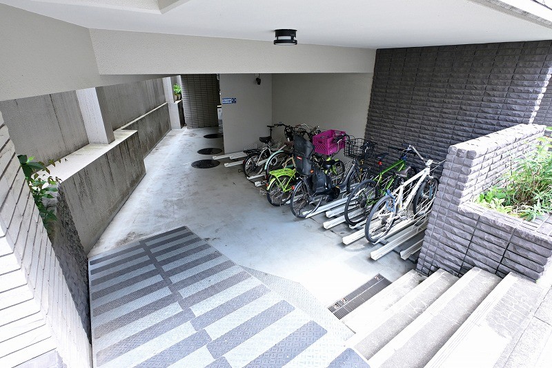 ◆駐輪場◆雨に濡れることなく出し入れできます。※空き状況は変化することがございますのであらかじめご了承ください。
