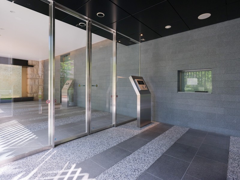 ◆オートロック◆居住者以外の侵入を拒み、不審者や不要なセールスを撃退することができます。安心感を得られるのも大きなポイントです。