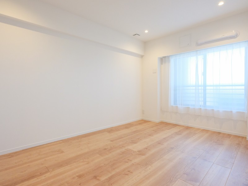 洋室1は約7.6帖の広々としたお部屋です。独立性が高く、主寝室におすすめです。