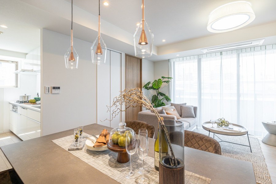 約12.6帖の広々とした明るく開放的なリビングダイニングです。家族団欒の時間を過ごせる安らぎの空間です。