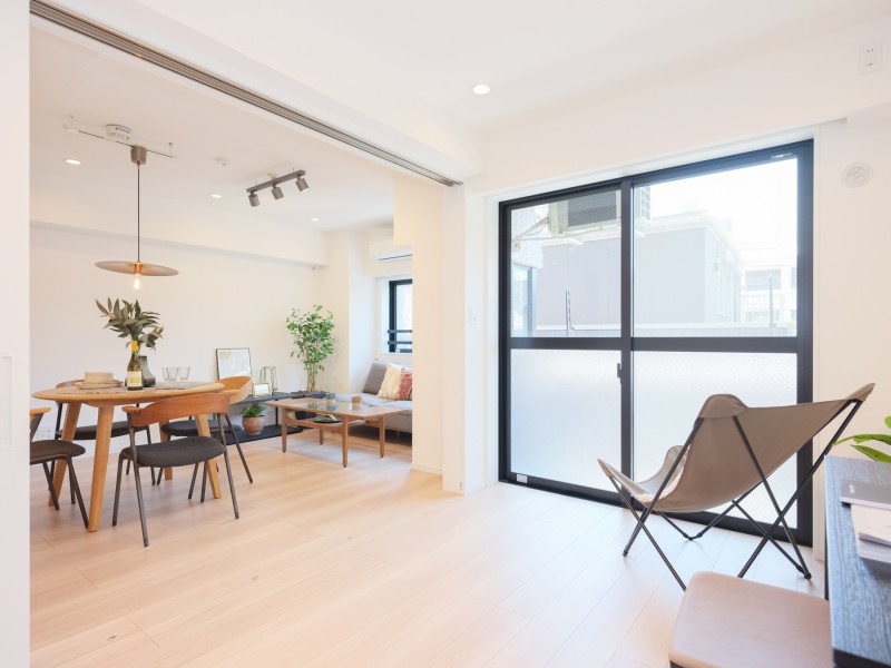 扉を開放すれば拡張リビングとしてもお使いいただけます。