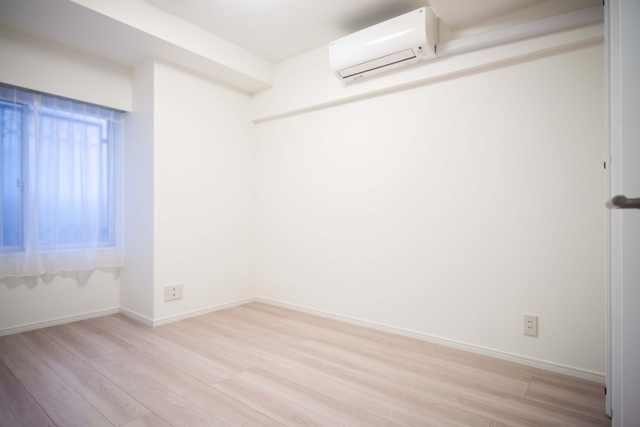 洋室1は廊下からアクセスするプライベートルーム。クローゼットがあるので、居室部分を余すことなく使えるよう、住まう人を思った工夫が施されたお部屋です。