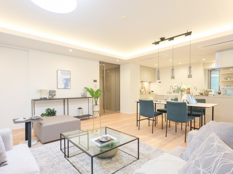 床暖房を敷設しているため、愛するペットもご家族も、足元を冷やすことなく通年快適にお過ごしいただけます。