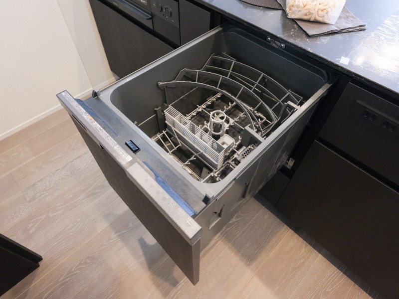 ◆食器洗い機◆家事の時間を短縮できる優れもの。さらに節水・節約を同時に行うことができるので、大変人気があり重宝します。