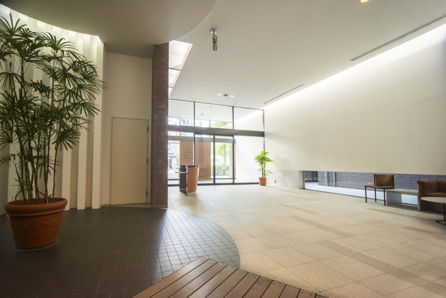 お手入れが行き届いた綺麗な共用部が、安らぎに満ちた暮らしへ誘います