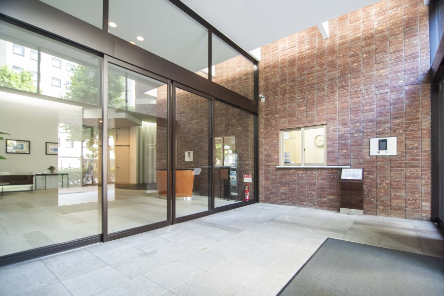 ◆オートロック◆居住者以外の侵入を拒み、不審者や不要なセールスを撃退することができます。安心感を得られるのも大きなポイントです。