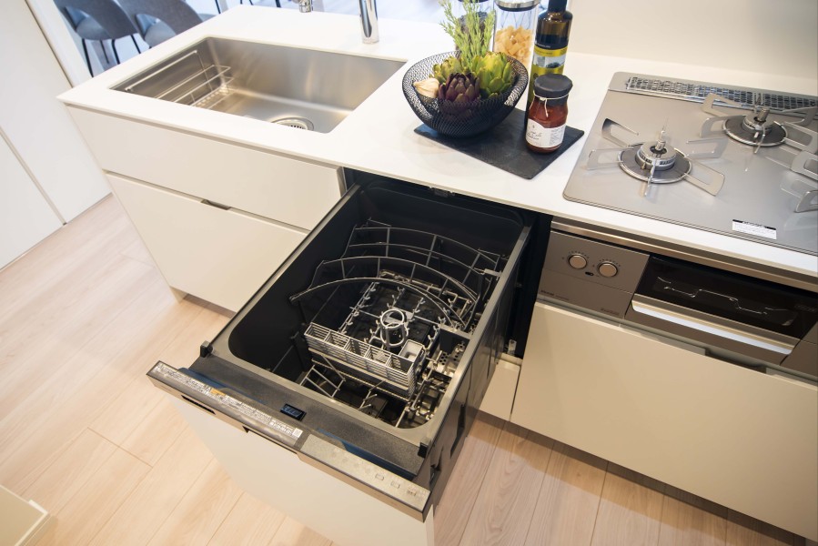 ◆食器洗い機◆家事の時間を短縮できる優れもの。さらに節水・節約を同時に行うことができるので、大変人気があり重宝します。