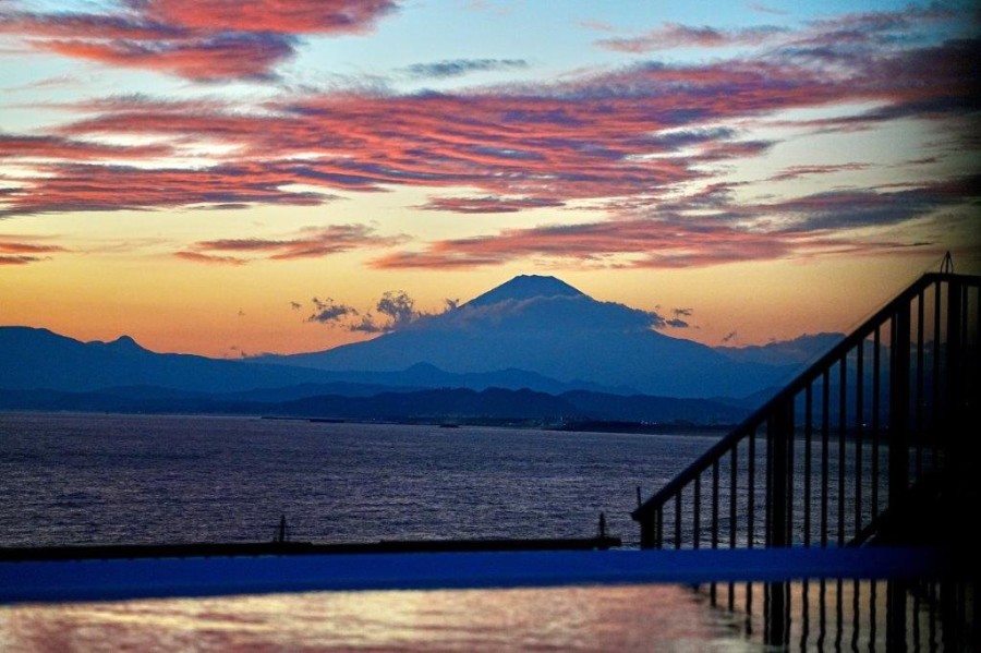 共用施設のプールからは、海と富士山が一望でき絶好のパノラマスポットです。リゾート気分を満喫できそうですね♪