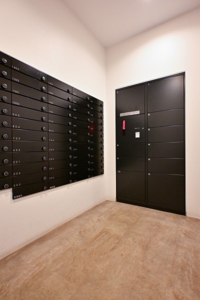 ◆宅配ボックス◆24時間いつでも荷物を受け取ることができるので、配達時間を気にせず過ごすことができます。対面での接触機会を最小限にでき、ウイルス対策の観点からも人気の設備です。