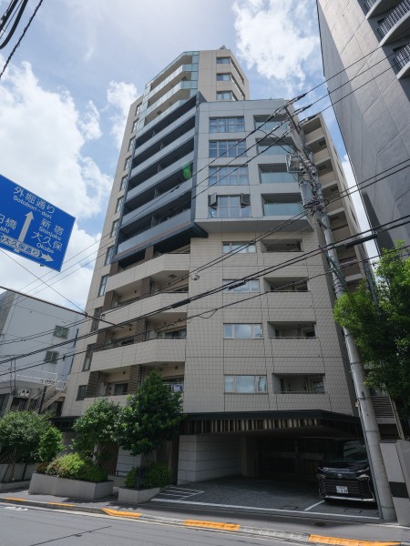 プラウド神楽坂マークスは、野村不動産(株)旧分譲・≪プラウド≫シリーズのマンションです。牛込神楽坂駅徒歩3分の交通アクセスに恵まれた場所に位置します。