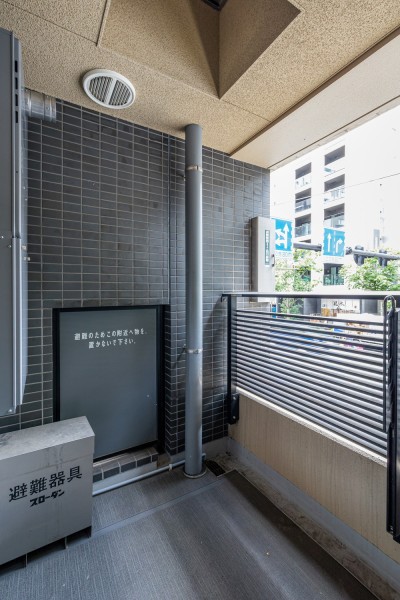 心地よい風を取り込み、空間をゆるやかに紡ぐバルコニーです。爽やかな風を感じられるリフレッシュスペースです。