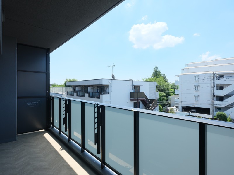 心地よい風を取り込み、空間をゆるやかに紡ぐバルコニーです。爽やかな風を感じられるリフレッシュスペースです。