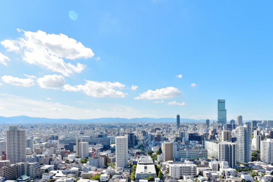 26階部分ですので、前面を遮る建物もなく、開放感あふれる眺望が広がります。時間や季節と共に変化していく街と空の様子を眺めながらリフレッシュ出来る空間が広がります。