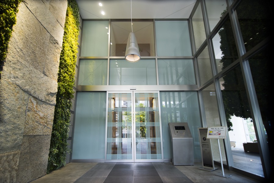 ◆オートロック◆居住者以外の侵入を拒み、不審者や不要なセールスを撃退することができます。安心感を得られるのも大きなポイントです。