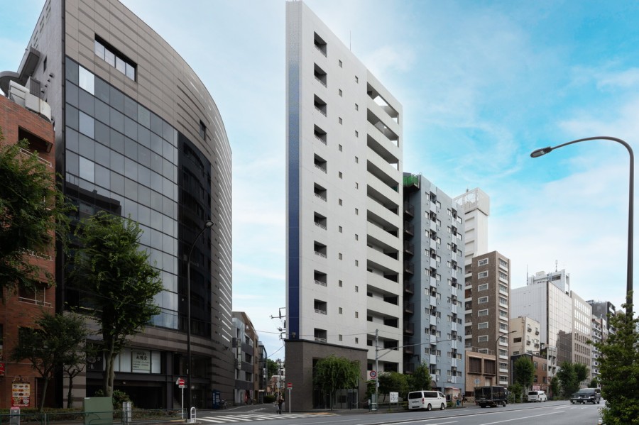 新宿に近く利便性が高く、落ち着いた住環境が魅力的なエリアに位置する物件です。２路線利用可能となっております。