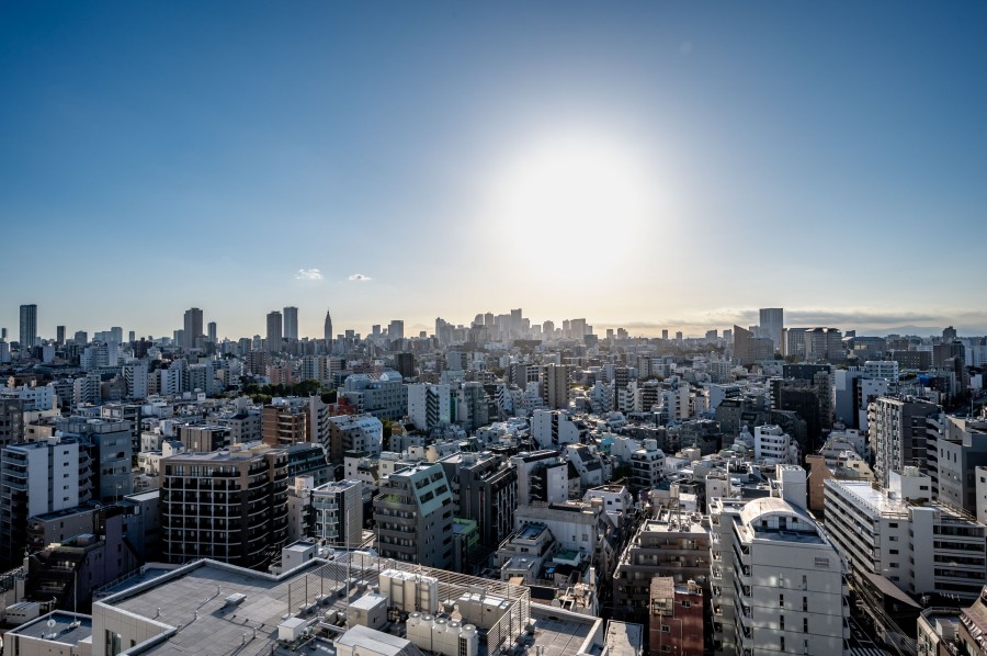 遠くの空までも見渡せる眺望を掌中にできる暮らしがかないます。無機質な時間をぬぐい、デジタルには語りきれない開放感も感じ上質な時間を愉しめます。