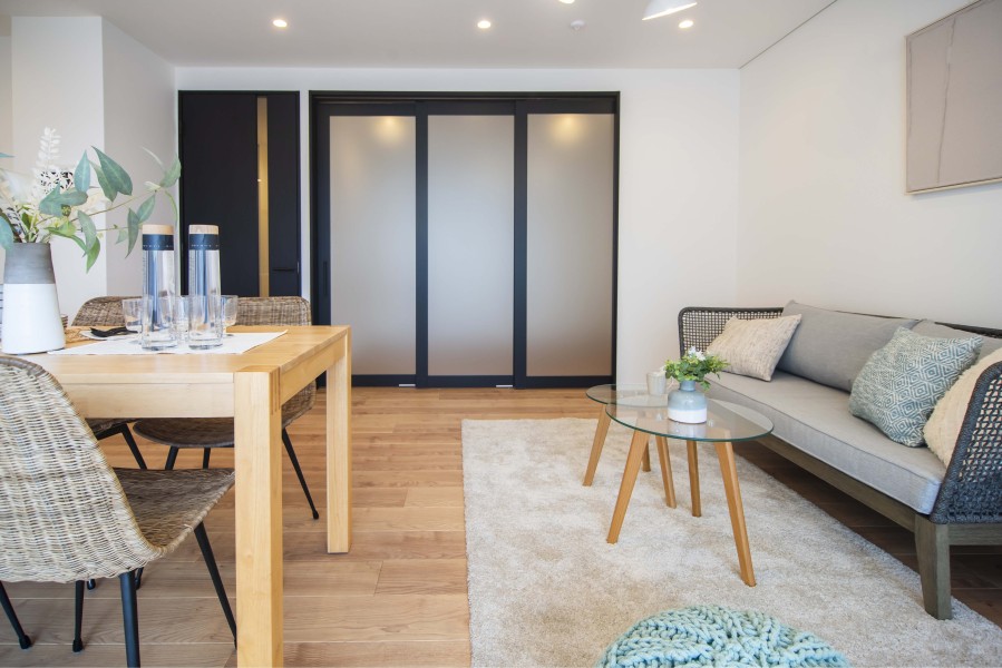 LDと洋室3を仕切る扉を開放することで、LDを拡張して利用することが可能となっております。扉を閉めておくと3LDKとして使え、開放すると2LDKの間取りと自由自在に変更できます。