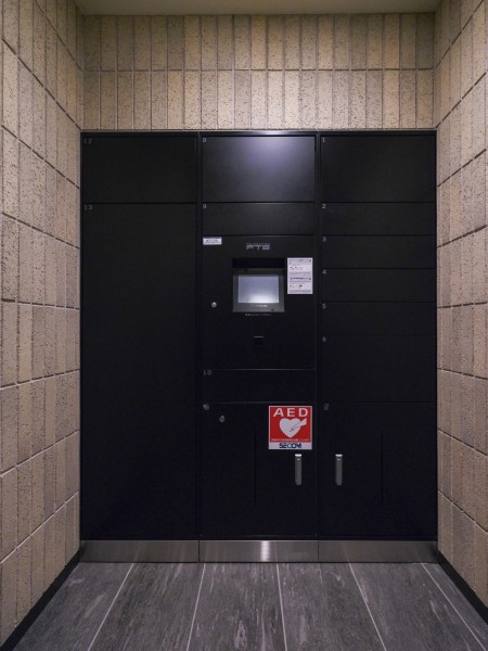 ◆宅配ボックス◆24時間いつでも荷物受け取りが可能。プライベートの時間を邪魔されず、配達時間も気にせず過ごすことができる便利な設備です。