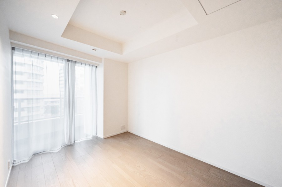 洋室1は約7.1帖のお部屋になります。主寝室にぴったりです。過ぎゆく時間をのびやかに感じ、プライべート時間を満喫できます。