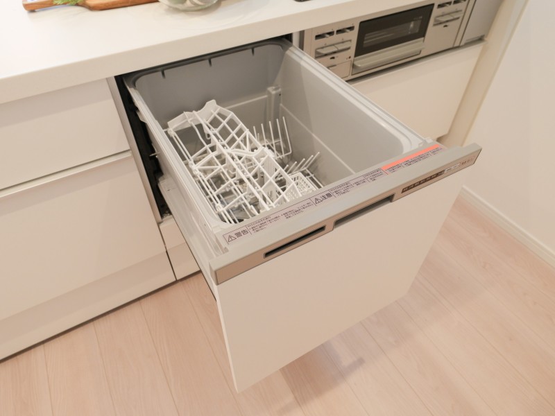 ◆食器洗浄機◆家事の時間を短縮できる優れもの。さらに節水・節約を同時に行うことができるので、人気があり重宝します。