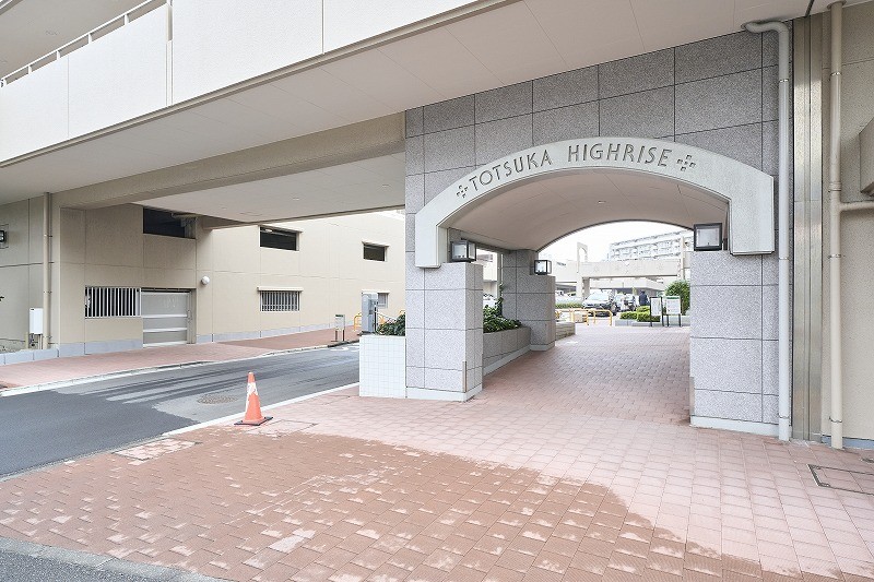 お手入れが行き届いた綺麗な共用部が、安らぎに満ちた暮らしへ誘います。清掃の行き届いた様子から管理体制の良さが伺えますね。