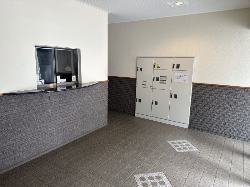 ◆宅配ボックス◆24時間いつでも荷物受け取りが可能。プライベートの時間を邪魔されず、配達時間も気にせず過ごすことができる便利な設備です。