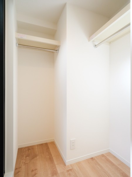 洋室1と洋室2には頼もしい収納力を持つウォークインクローゼットを備え付けました。居室部分を広々とお使いいただけます。