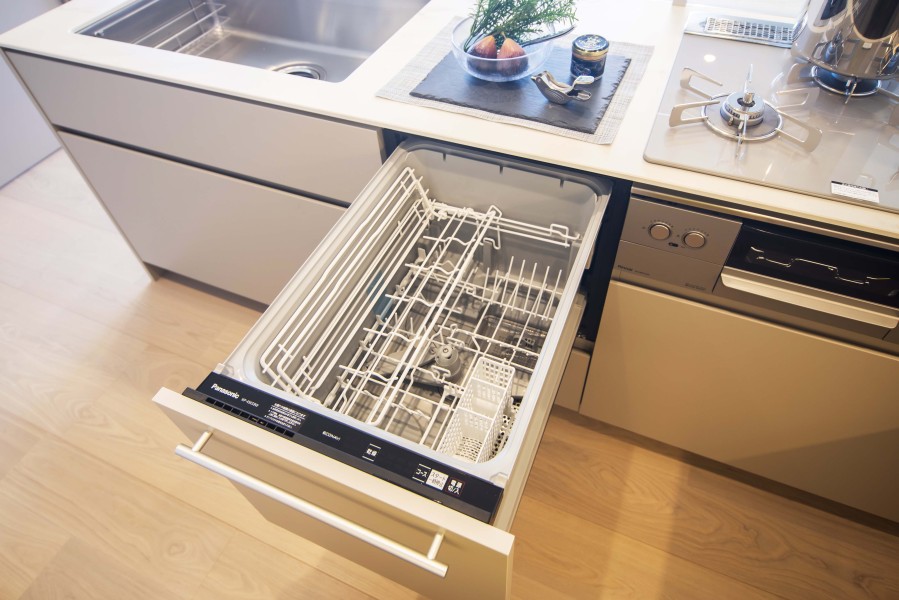 ◆食器洗い機◆家事の時間を短縮できる優れもの。さらに節水・節約を同時に行うことができるので、大変人気があり重宝します。