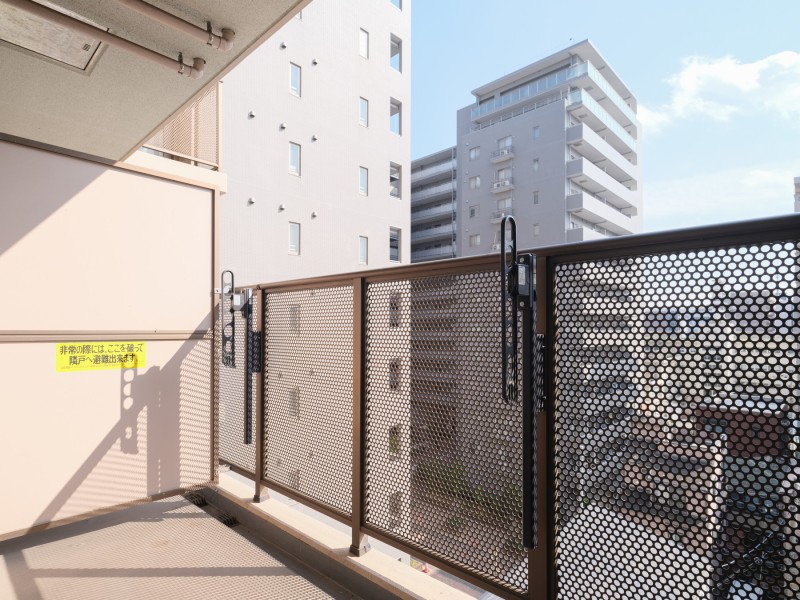 暮らしに大切な光と風をめいっぱい感じることができるリフレッシュスペースです。ゆったりとした時間を過ごしたい時にぴったりの空間となっております。