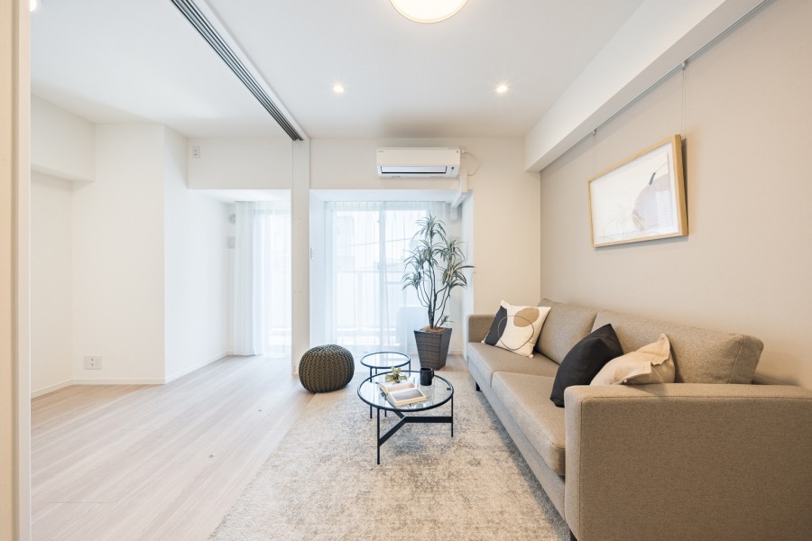 引き戸を開放することで、お隣の洋室と合わせて約19.1帖の拡張リビングとしてもお使いいただけます。