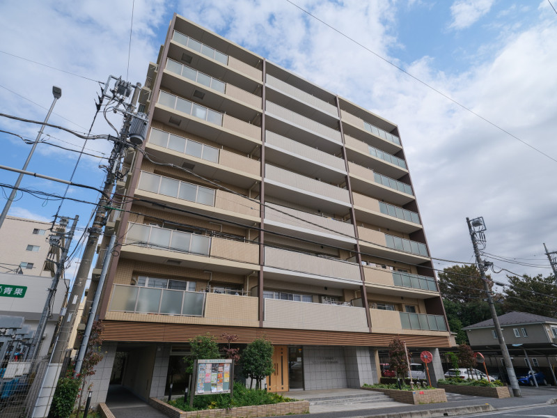 再開発でさらなる発展が期待される『和光市』駅徒歩10分のファミリーマンションです。2020年共用部大規模修繕工事実施・ダブルオートロックで安心のセキュリティです。
