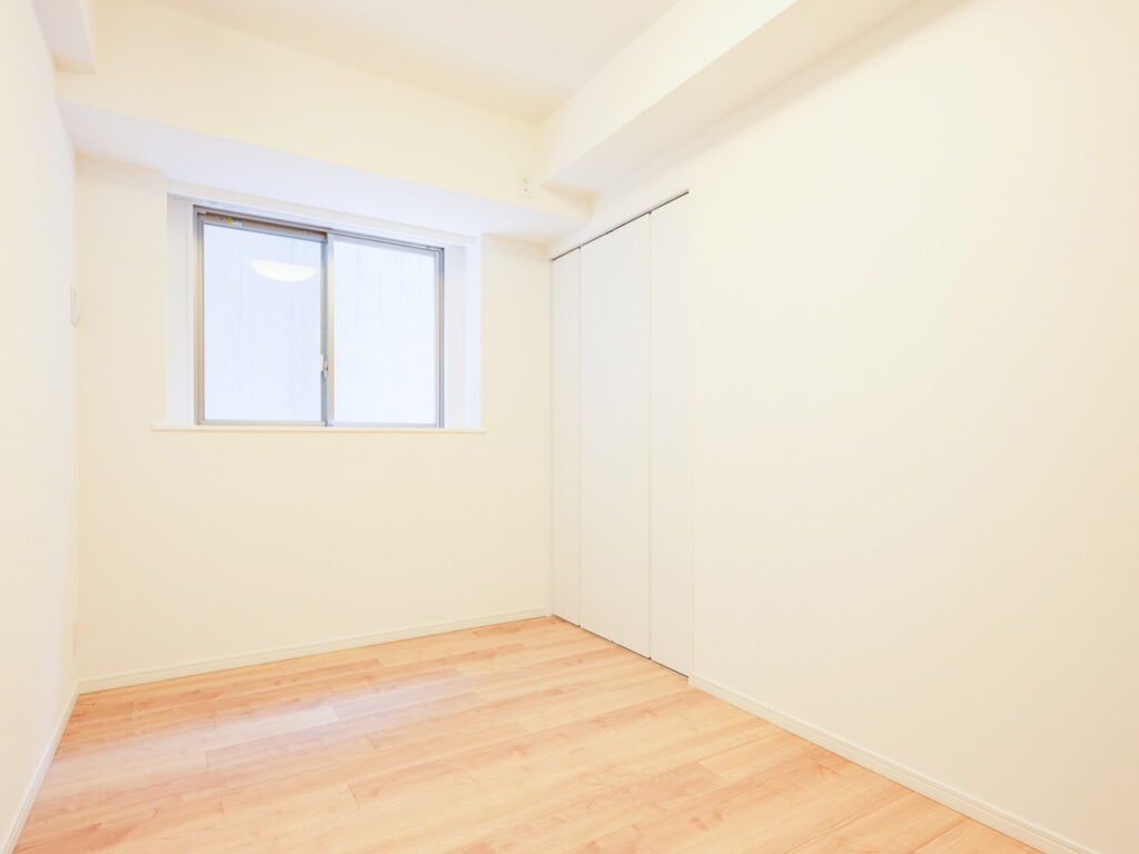 サービスルームとは？洋室や納戸との違いやエアコンの設置可否などを解説！