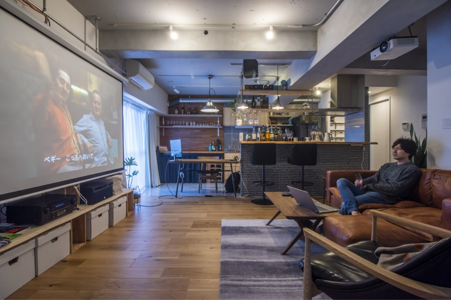 事例①コンクリートの梁でつくったインダストリアルな空間