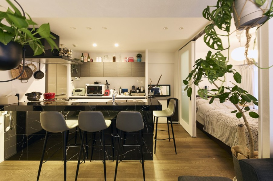 実例5：趣味を活かした、都市型一人暮らしのデザイン空間