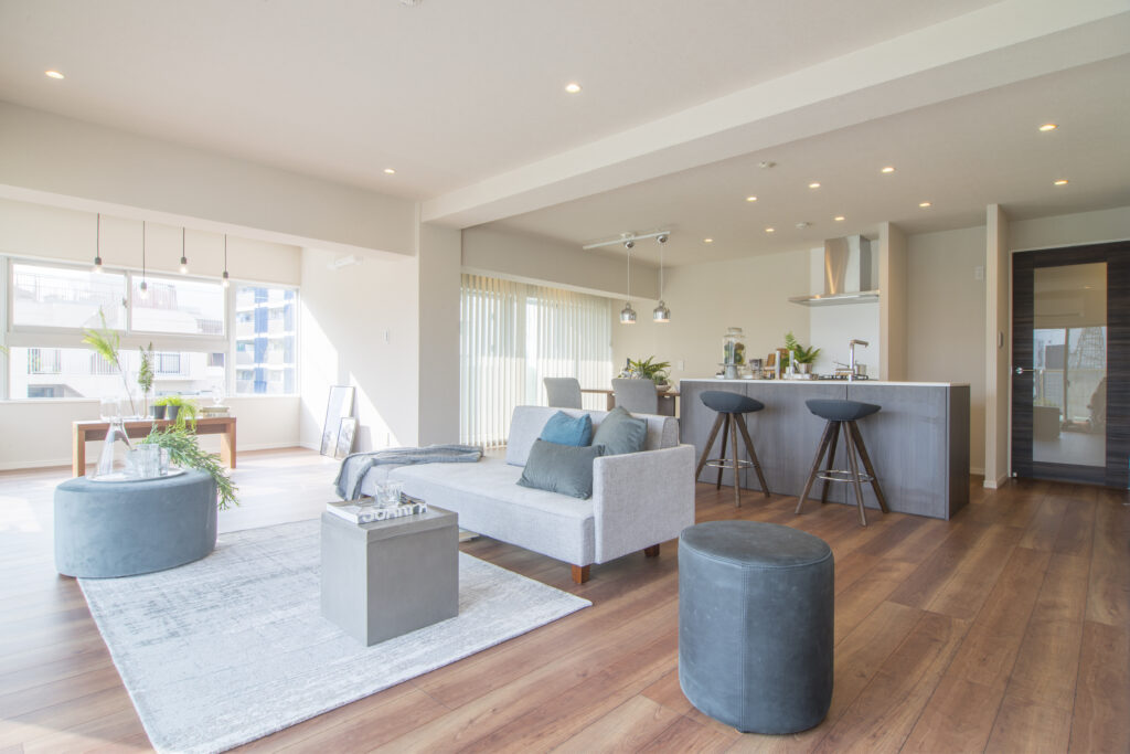 広くておしゃれな20畳以上のリビングのレイアウトや間取り、リノベーション事例をご紹介